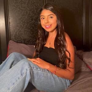 Meet your Posher, Alejandra